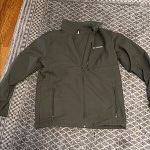 Columbia Men's Dark Green Performance Jacket